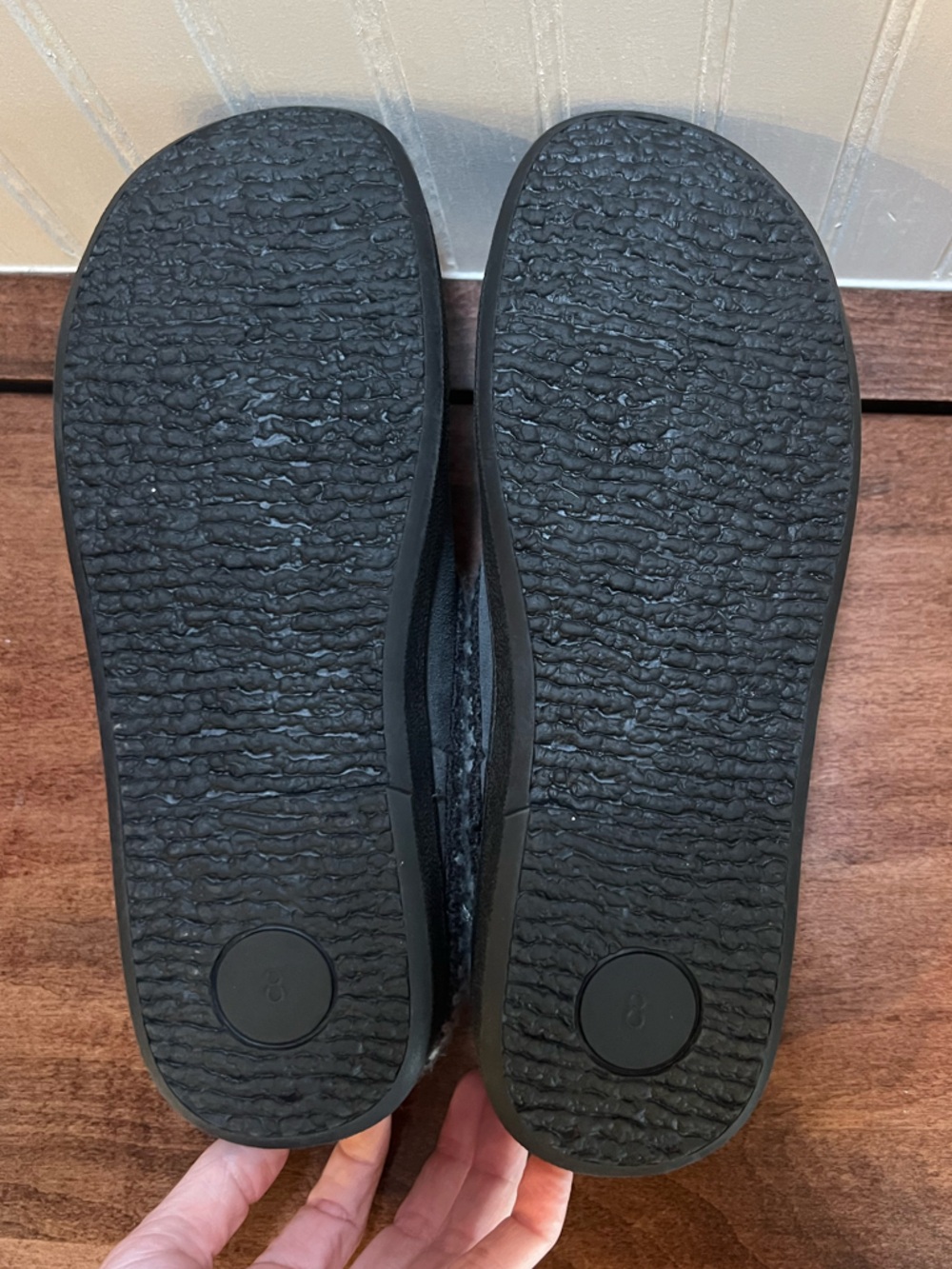 CLARKS Sweater Slippers Indoor Outdoor Womens Sz 8 - Picture 5 of 5